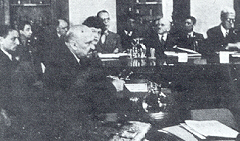 Chaim Weizmann vor dem Anglo-Amerikanischen Untersuchungskomitee
