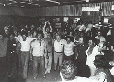 Freude im Likudhauptquartier 1977 ueber den Wahlsieg